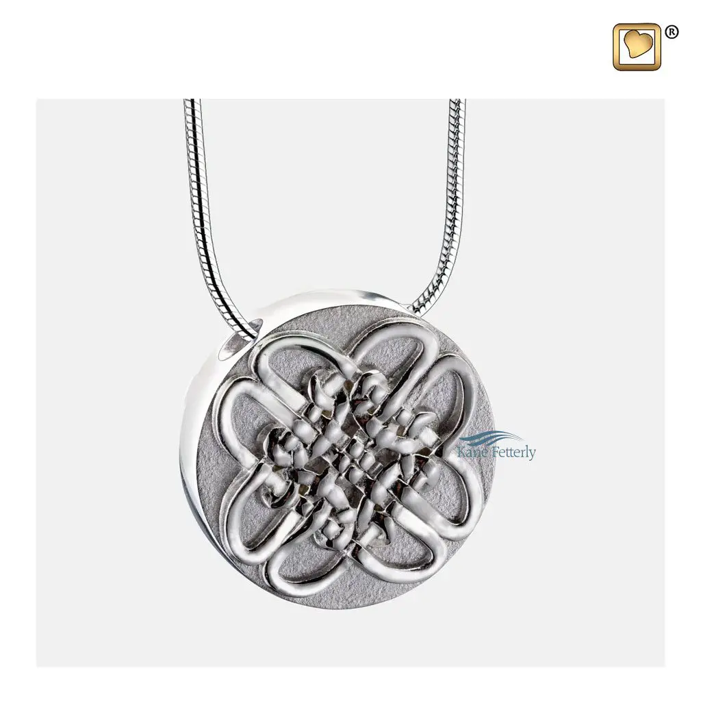Pendentif cinéraire en forme de cercle celtique