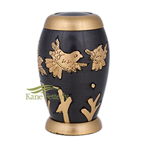 U8665K Miniature urn with flying doves