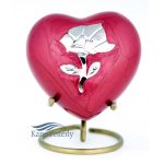 Urne miniature en coeur à motif de rose